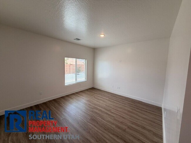 Building Photo - 5659 S Duel Ln