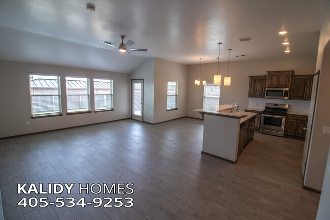 Foto del edificio - 12944 NW 3rd Ter