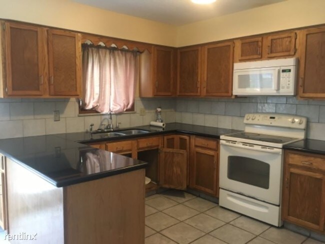 Foto del edificio - 4 br, 3.5 bath House - 25615 Hidden Acres