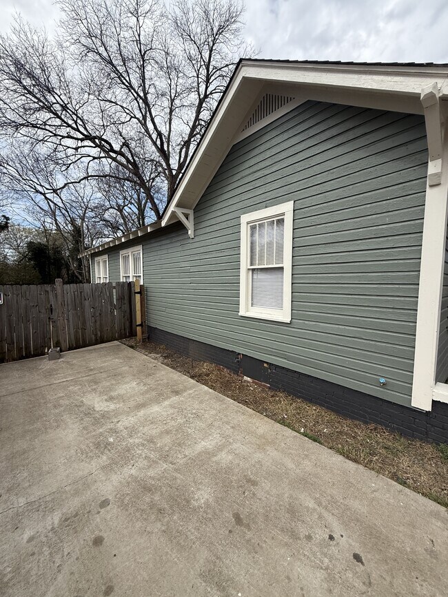 Building Photo - 208 58th St N