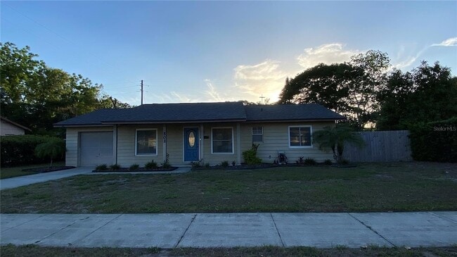 Building Photo - 502 Santiago Ave