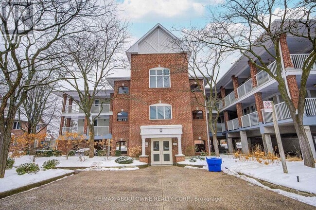 Building Photo - 101 Bristol Rd E