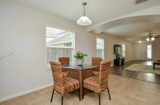 Foto del edificio - 2242 Tandy Park Way