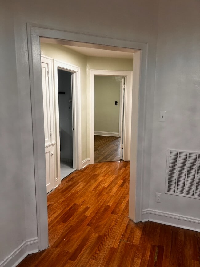 Foto del edificio - 6113 S Sacramento Ave