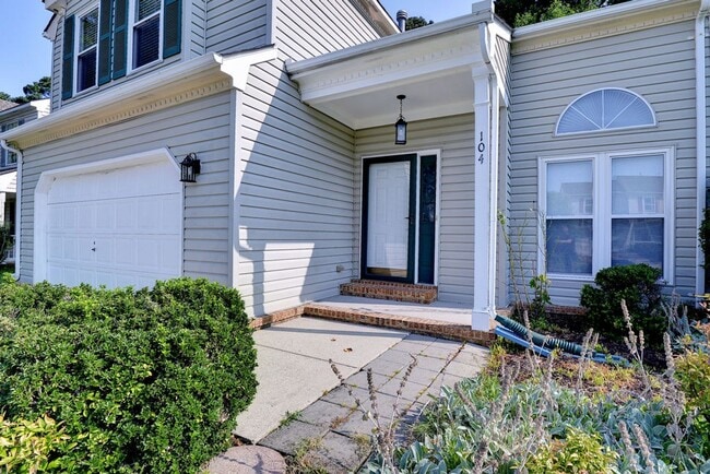 Building Photo - Well Maintained Coventry Home