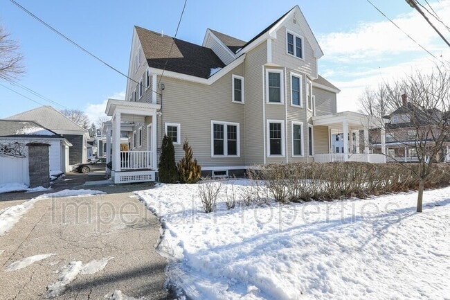 Building Photo - 282 Myrtle St