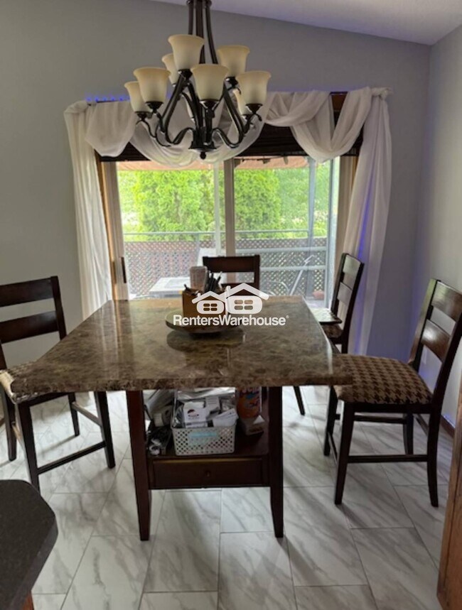 Foto del edificio - 9712 Hames Ct S