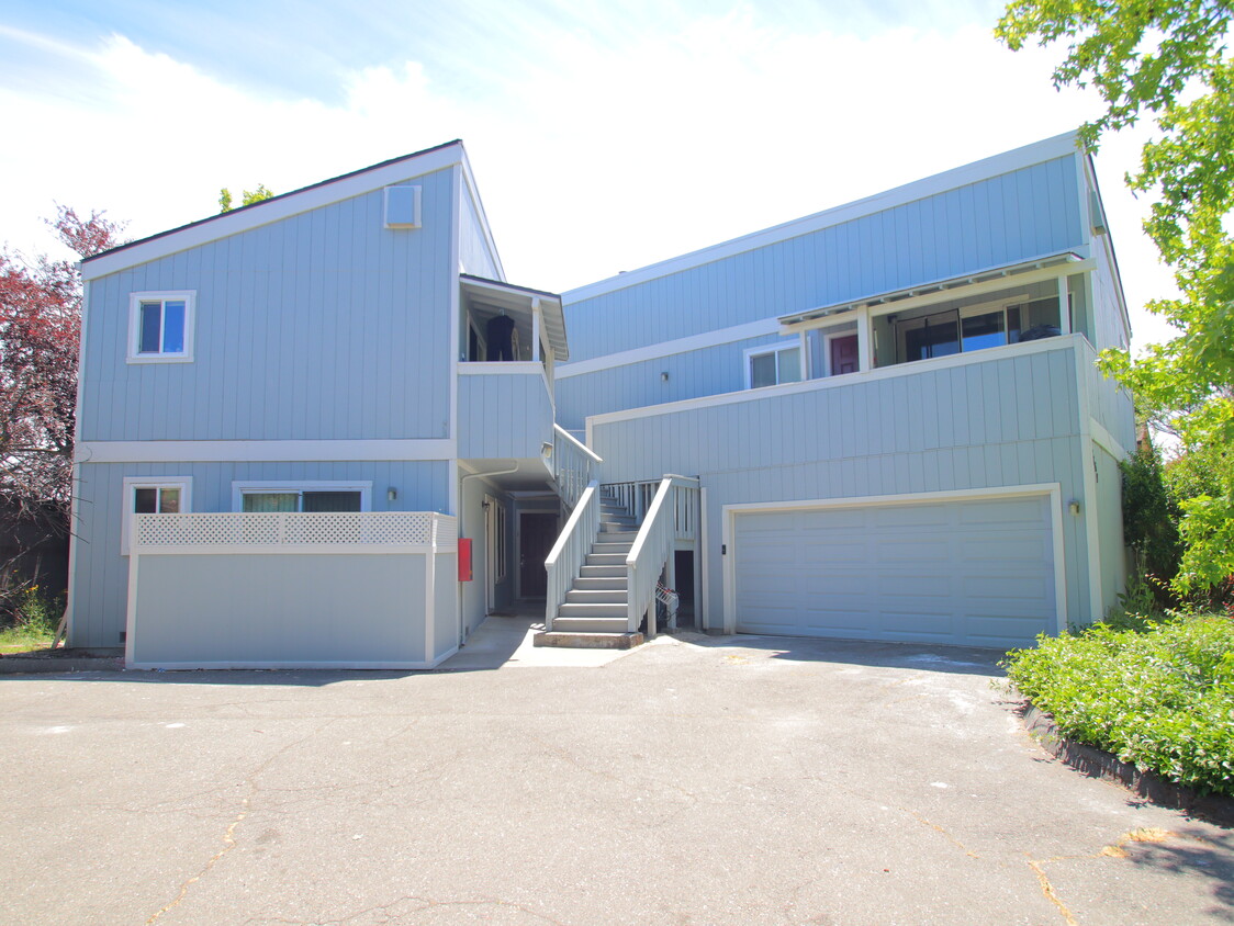 Building Front - 1168 Gardenside Ln