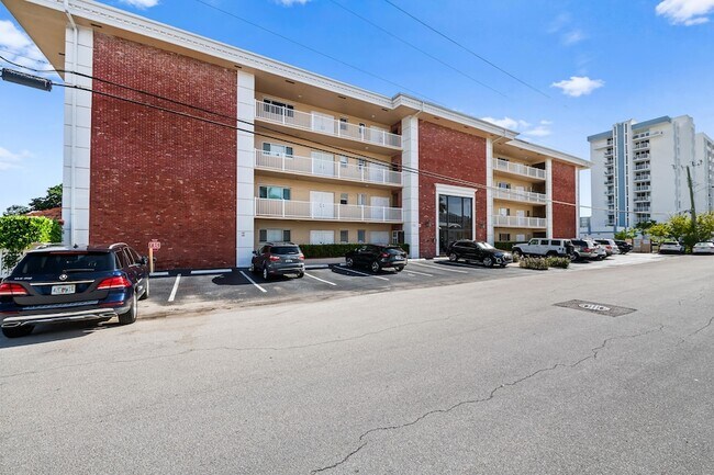 Foto del edificio - 2841 NE 33rd Ct