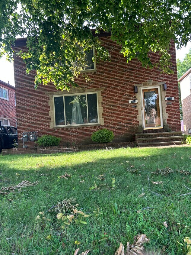 Foto principal - 5606 Warwick Dr