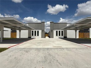 Building Photo - 2113 Elsham Ave