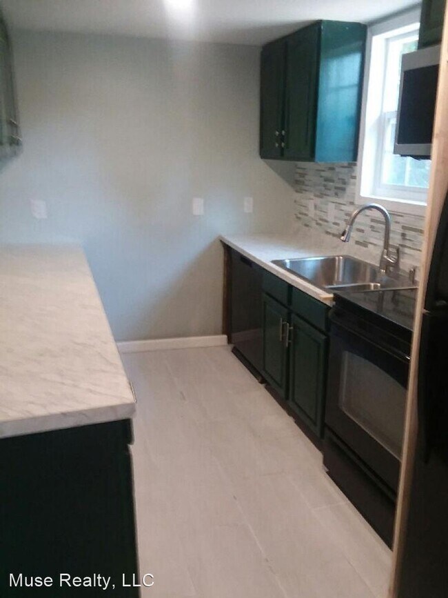 Foto del edificio - 3 br, 2 bath House - 105 Alexander St