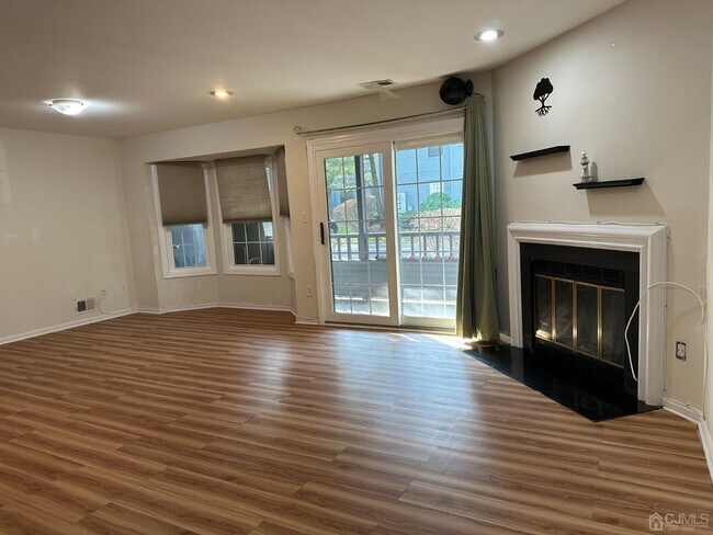 Building Photo - 203 Woodhaven Dr