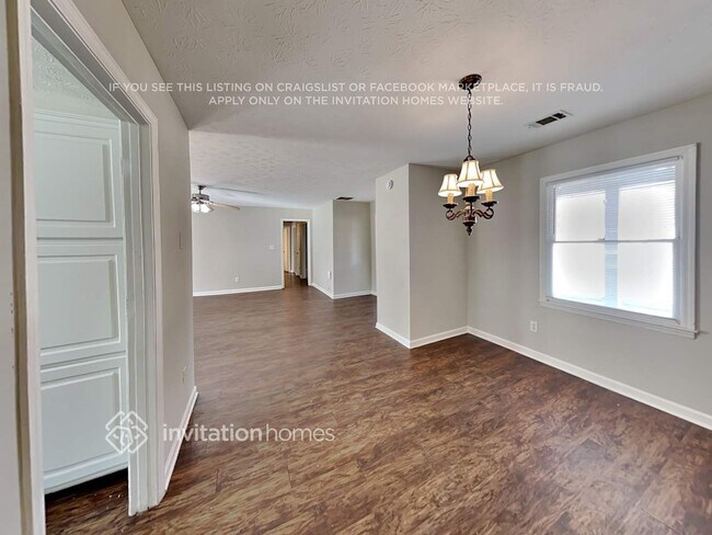 Foto del edificio - 230 Graystone Dr