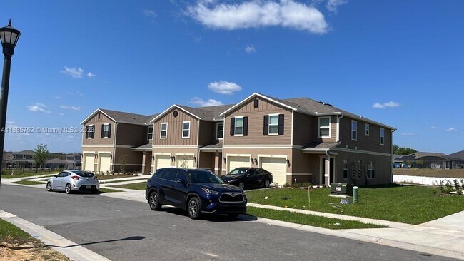 Building Photo - 1552 Papaya Cir.