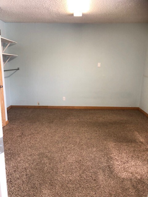 Photo du bâtiment - 0 Bed 0 Bath Unit in Olds, AB
