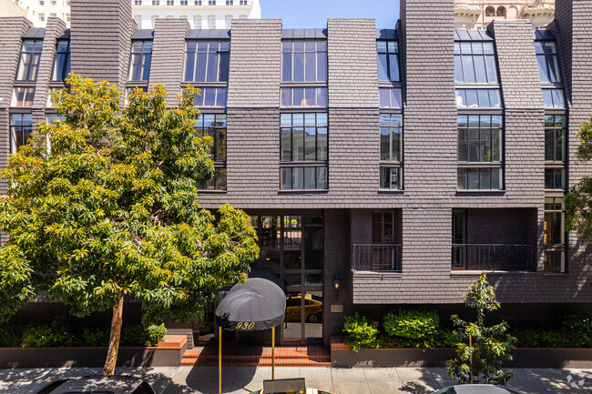 Alt. Exterior - Nob Hill Court