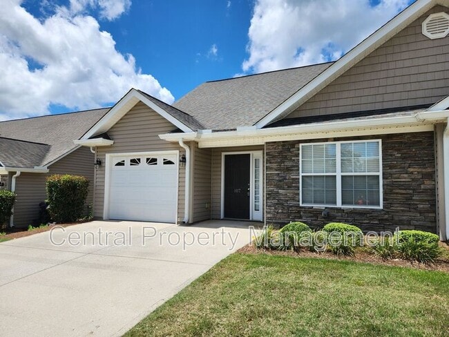 Building Photo - 107 Shalom Dr