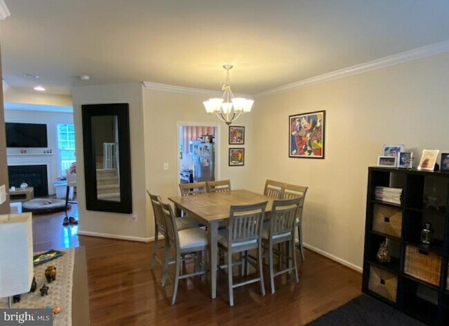 Foto del edificio - 1241 Derry Ln