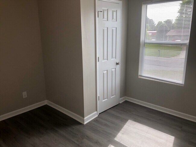 Building Photo - 28015 Chasebrook Dr