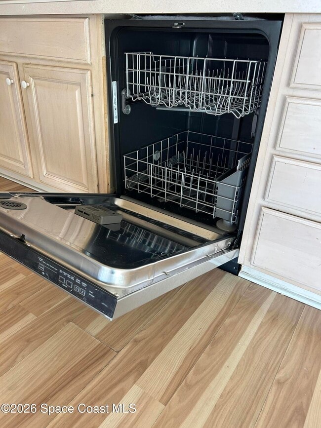 Building Photo - 832 Thomas Barbour Dr