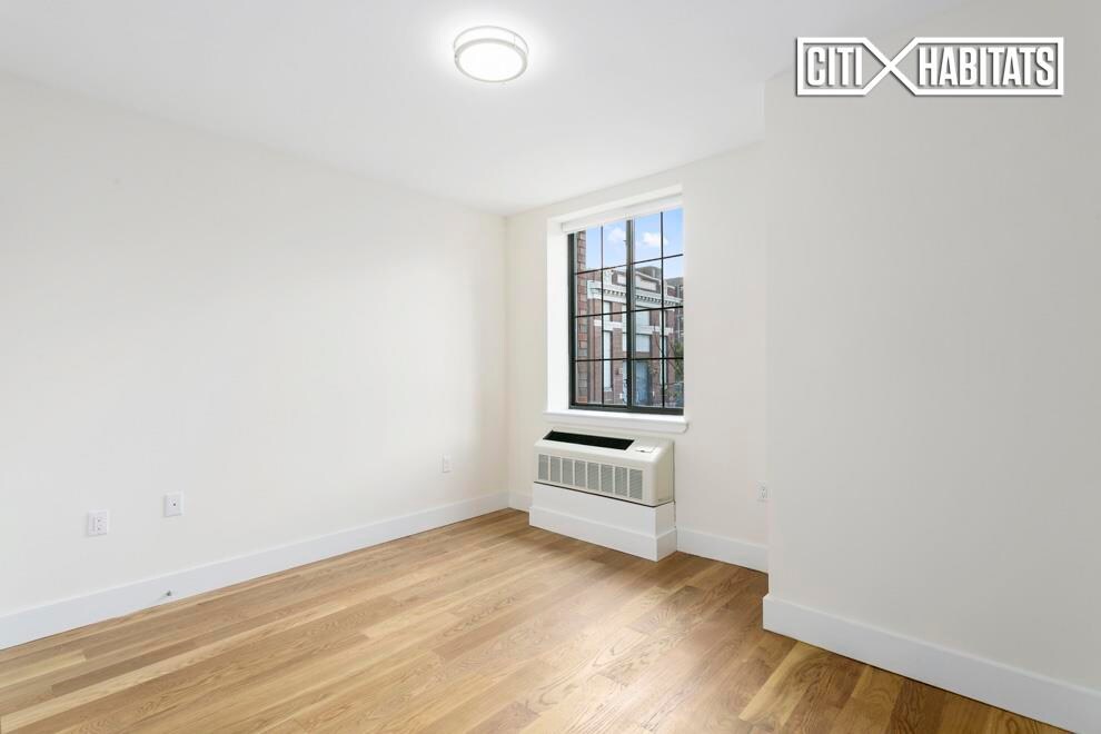 Building Photo - 83 Bushwick Ct