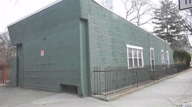 Building Photo - 2450 Westchester Ave