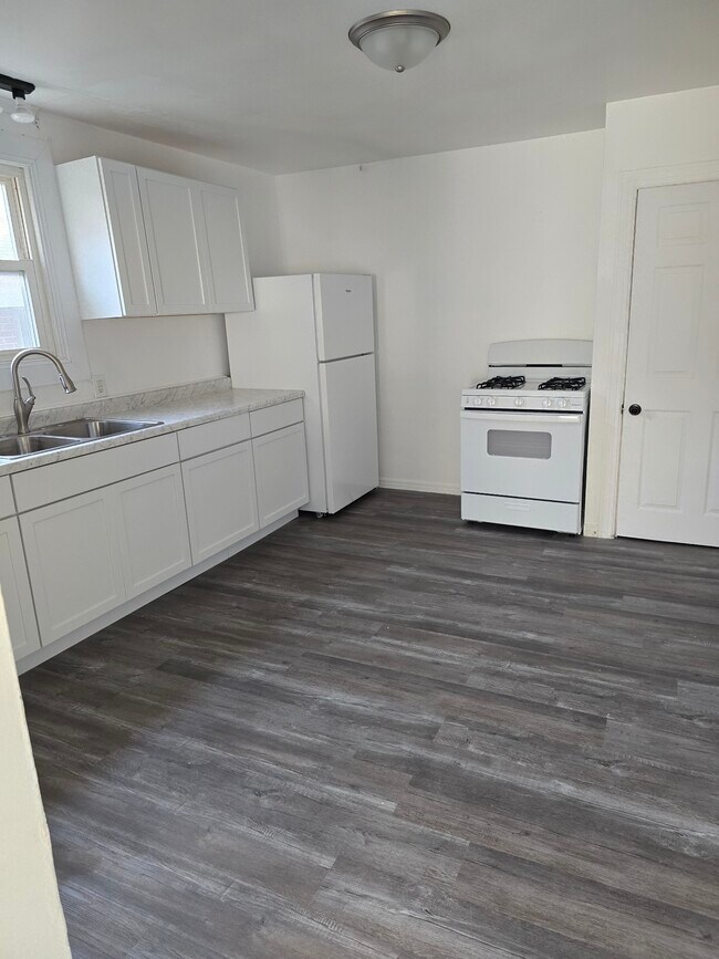 Foto del edificio - 407 E Oakley Ave