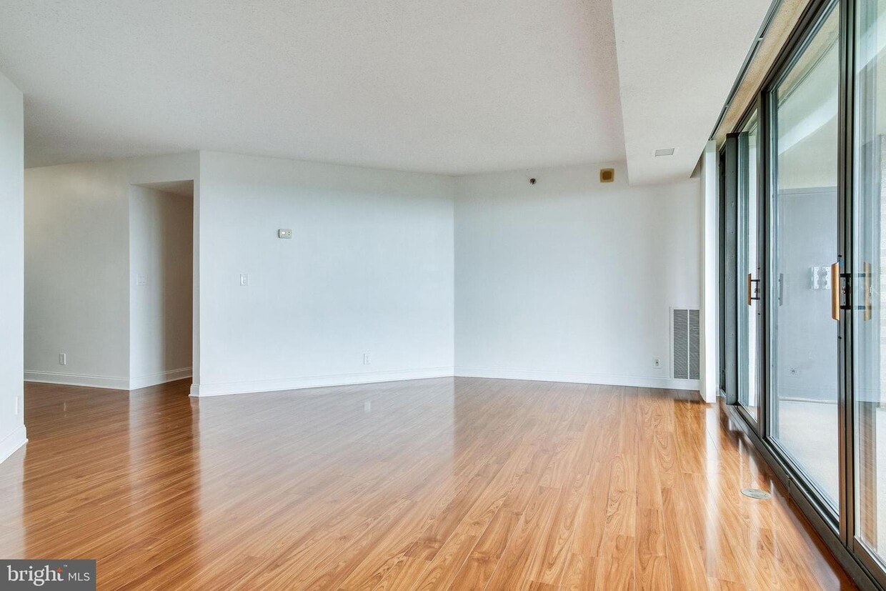 5505 Seminary Rd Unit 1915N, Falls Church, VA 22041 Room for Rent in Falls Church, VA