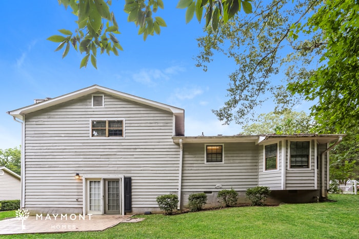 Building Photo - 6630 Valley Hill Dr