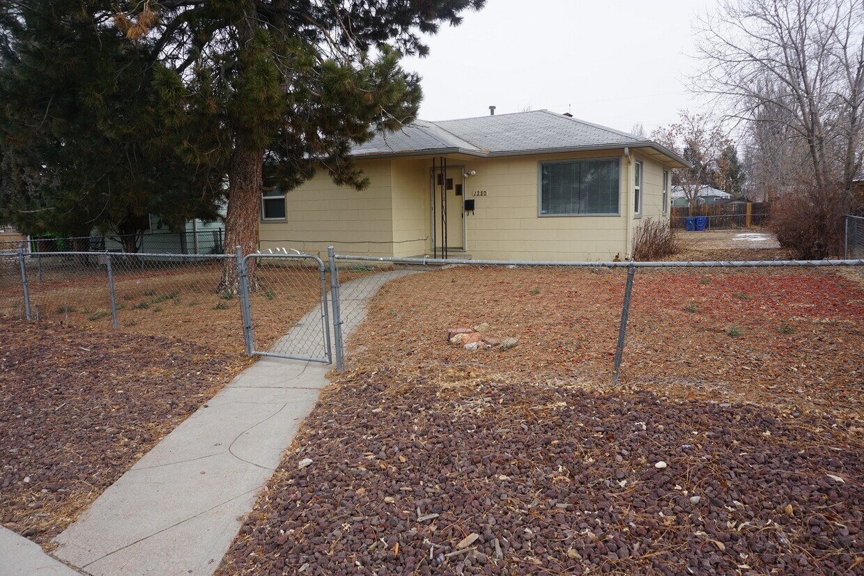 Primary Photo - 1280 Macon St