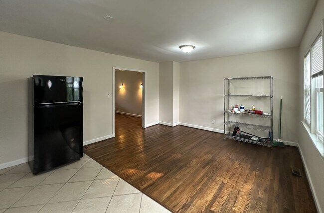 Photo - Charming 3Bedroom/1Bathroom in Cameron Vil... Townhome