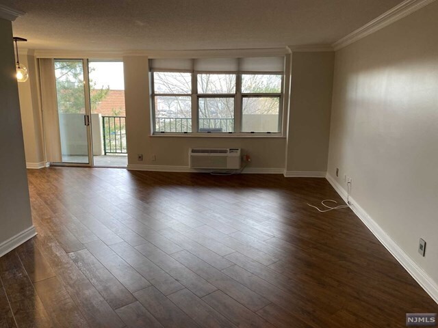 Building Photo - 200 Grand Cove Way