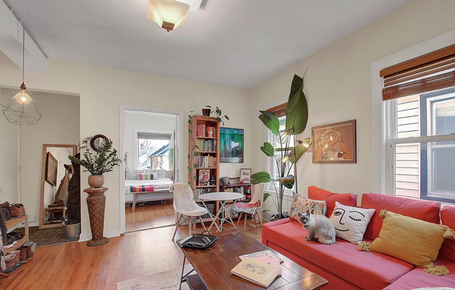 Foto del edificio - 632 Adams St NE