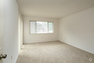 3BR-2BA 1,760sf Master - Woodlake Park Apartments