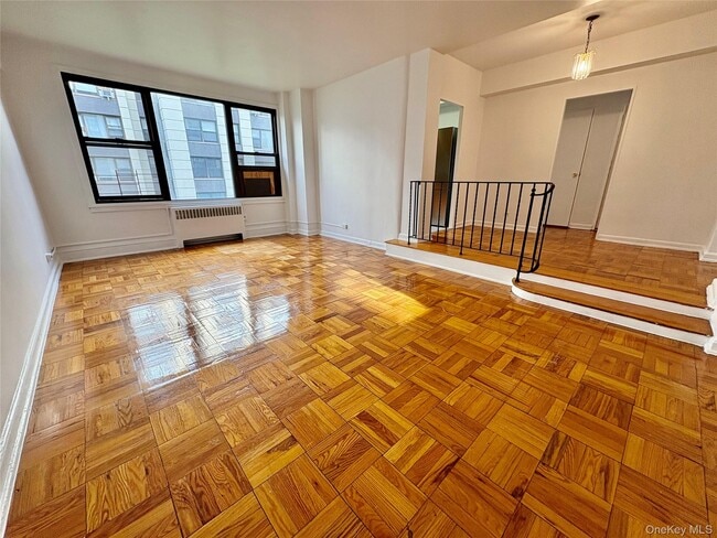 Foto del edificio - 98-41 64th Rd