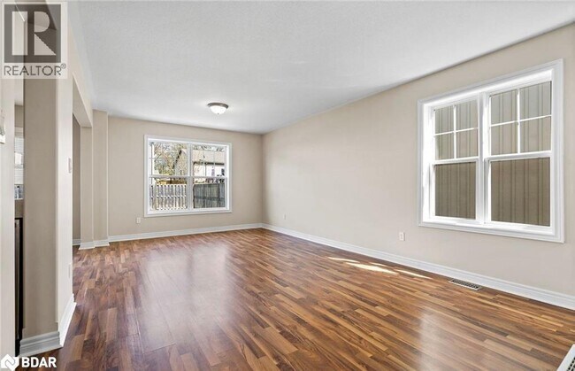 Photo du bâtiment - 8 Chicory Cresent