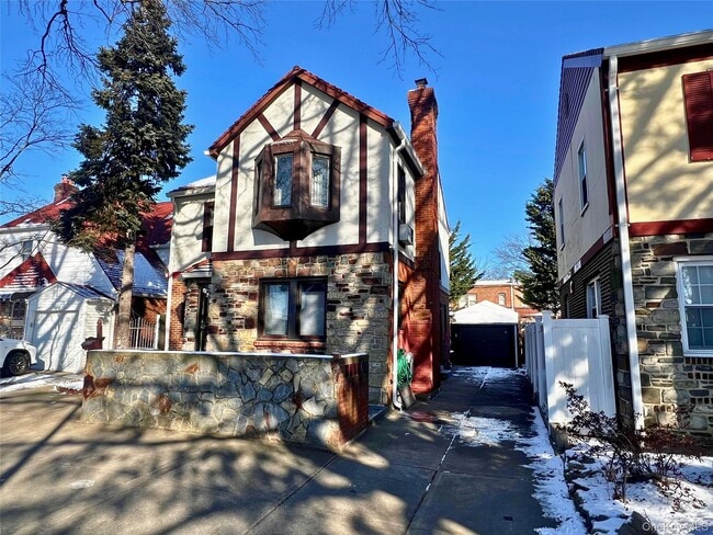 Foto del edificio - 47-05 Utopia Pkwy