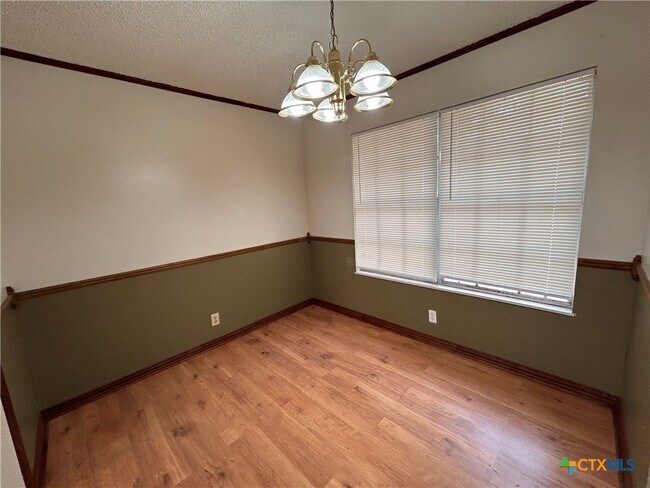 Foto del edificio - 1601 Elkins Ave