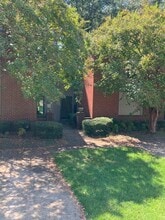 Building Photo - 1807 Holmes St