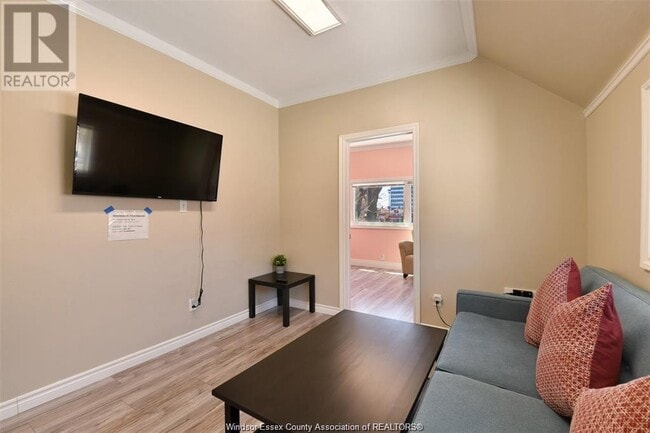 Photo du bâtiment - 850 Windsor Ave