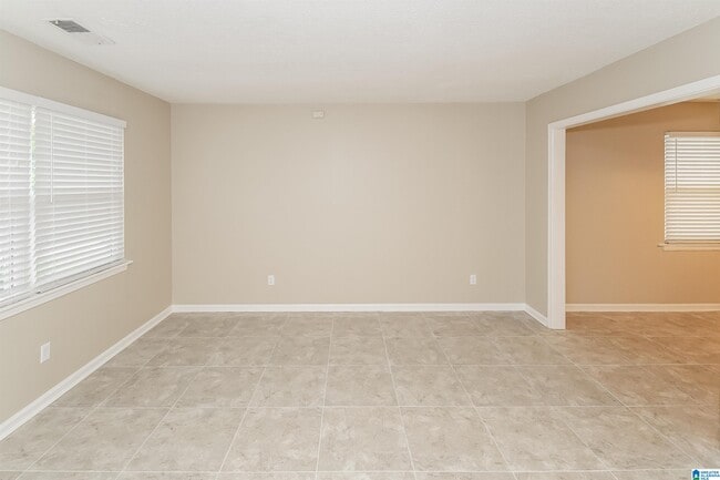 Building Photo - 525 Oak Crest Dr