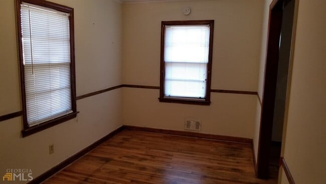 Building Photo - 151 Russell St