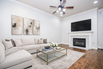 Building Photo - 1222 W 17th St