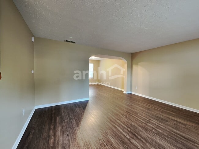 Foto del edificio - 5391 Ripplingbrook Way