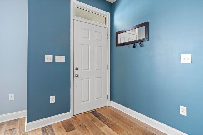Foto del edificio - Fantastic Three Bedroom Townhouse in Charlotte