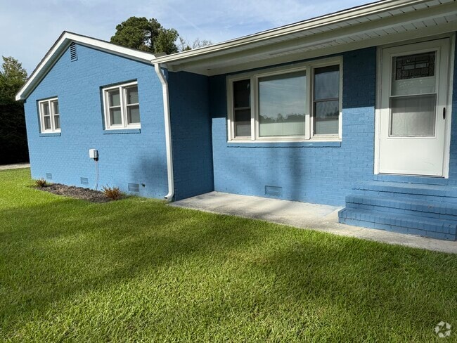 Building Photo - 5400 County Line Rd