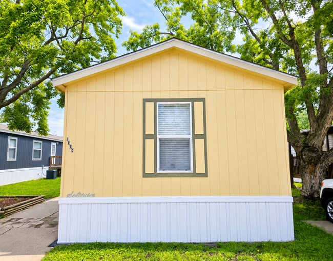 Building Photo - 1308 W Plum St