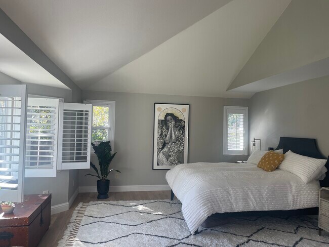 Foto del edificio - 452 Riviera Dr