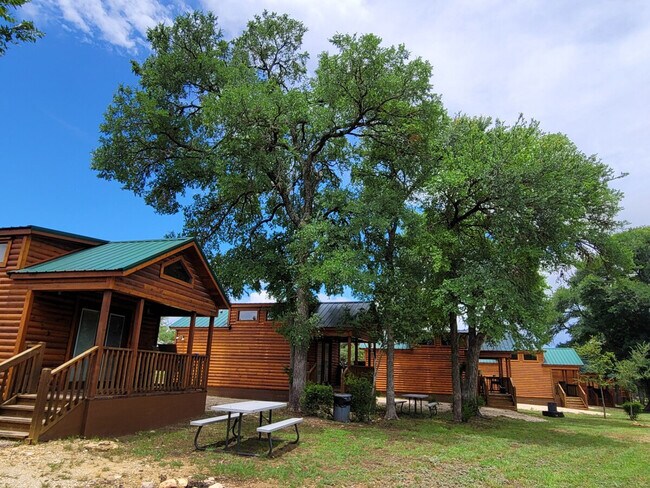 Foto del edificio - 299 Willow Springs Dr